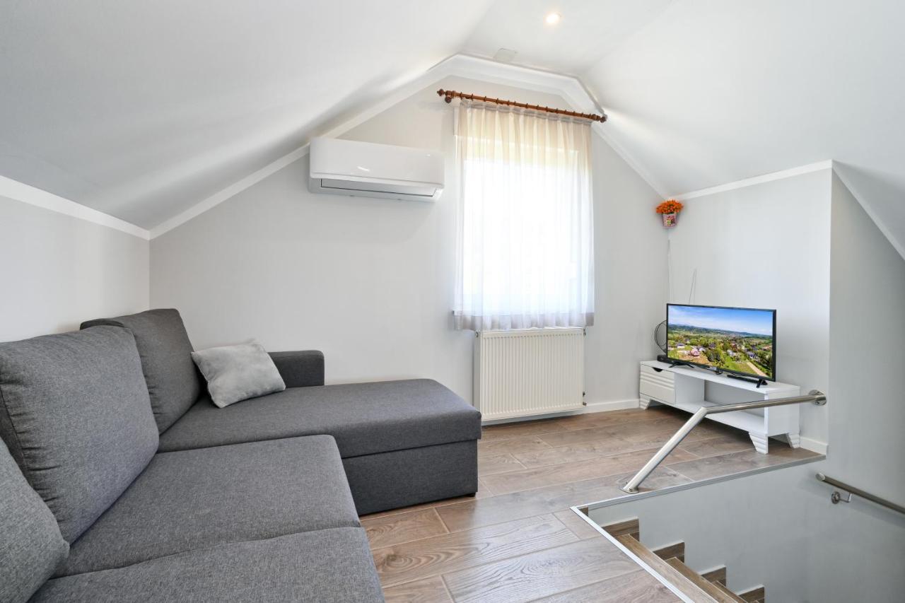 Cvetkova Hiza Sa Jacuzzijem Villa Tuheljske Toplice Buitenkant foto